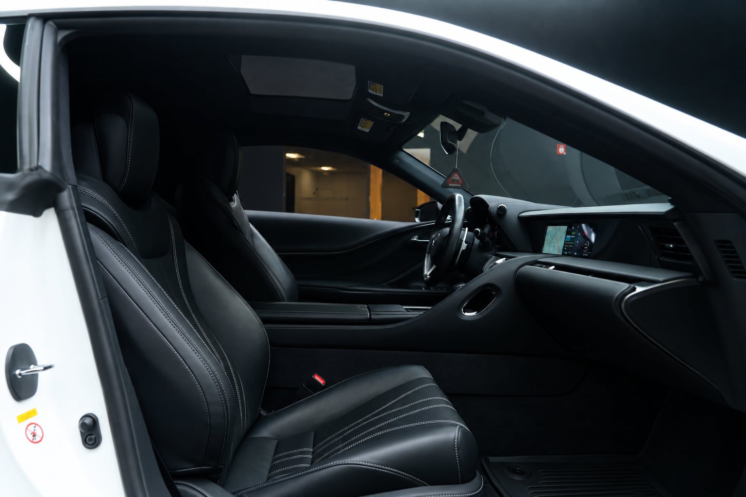 Used 2018 Lexus LC 500 Coupe w/ Touring Package RWD image 25