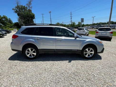 Used 2013 Subaru Outback 2.5i Limited AWD/4WD image 6