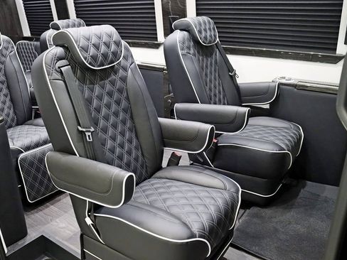 Used 2024 Mercedes-Benz Sprinter 3500 image 29