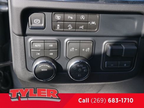 New 2026 Chevrolet Suburban Premier w/ Sun And Tow Package AWD/4WD image 25