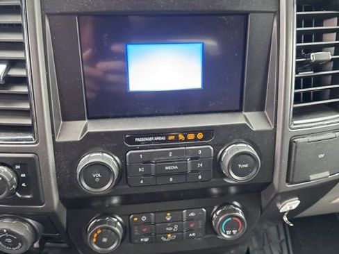 Used 2019 Ford F150 XLT w/ Equipment Group 302A Luxury image 18