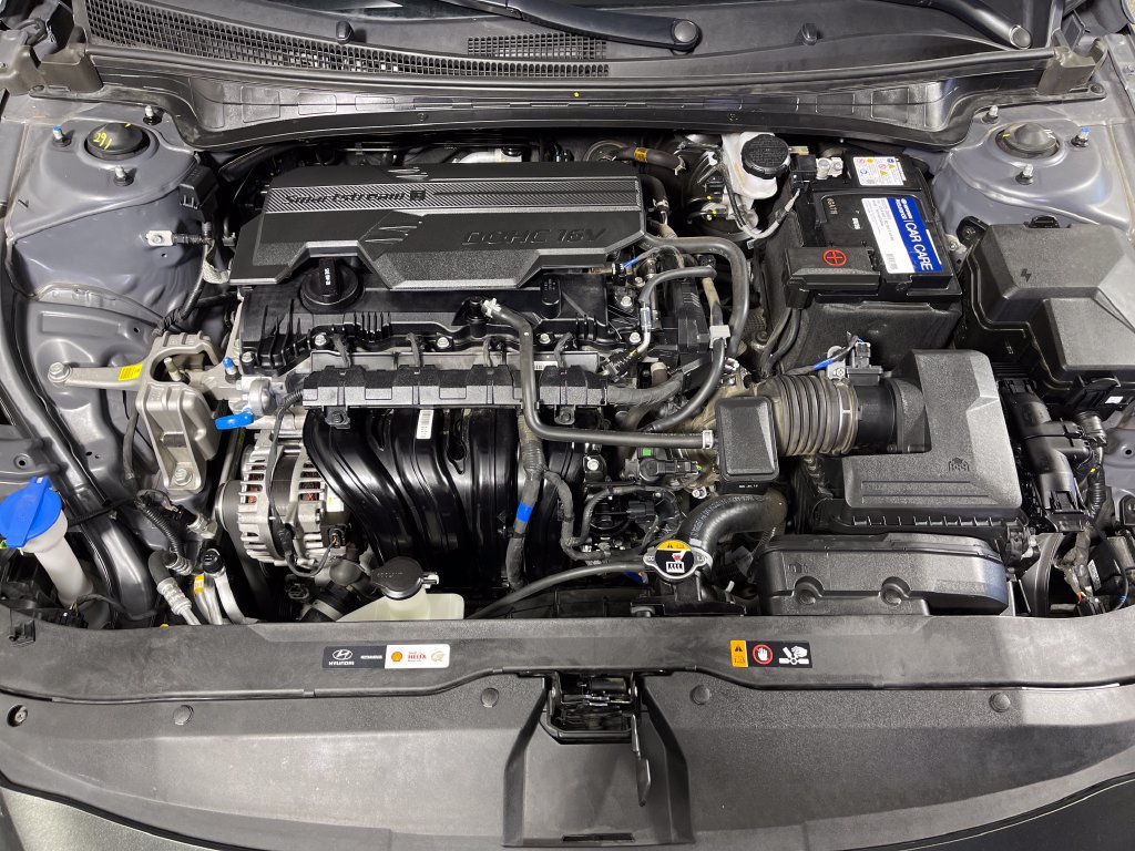 Certified 2025 Hyundai Elantra SEL FWD image 10