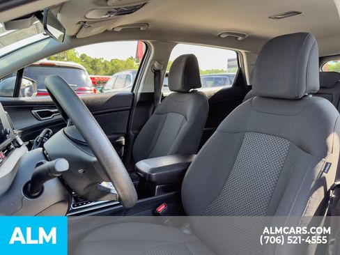 Used 2025 Kia Sportage LX FWD image 6