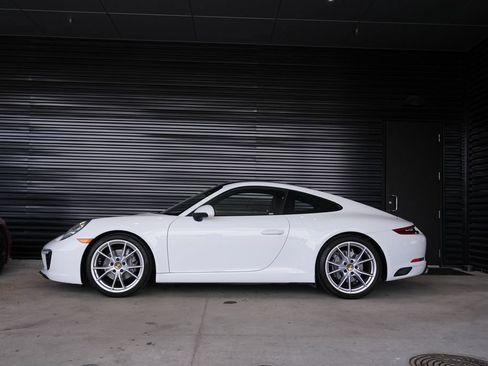 Certified 2017 Porsche 911 Carrera RWD image 4