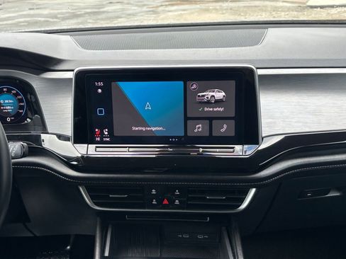 Used 2025 Volkswagen Atlas Cross Sport SE image 18