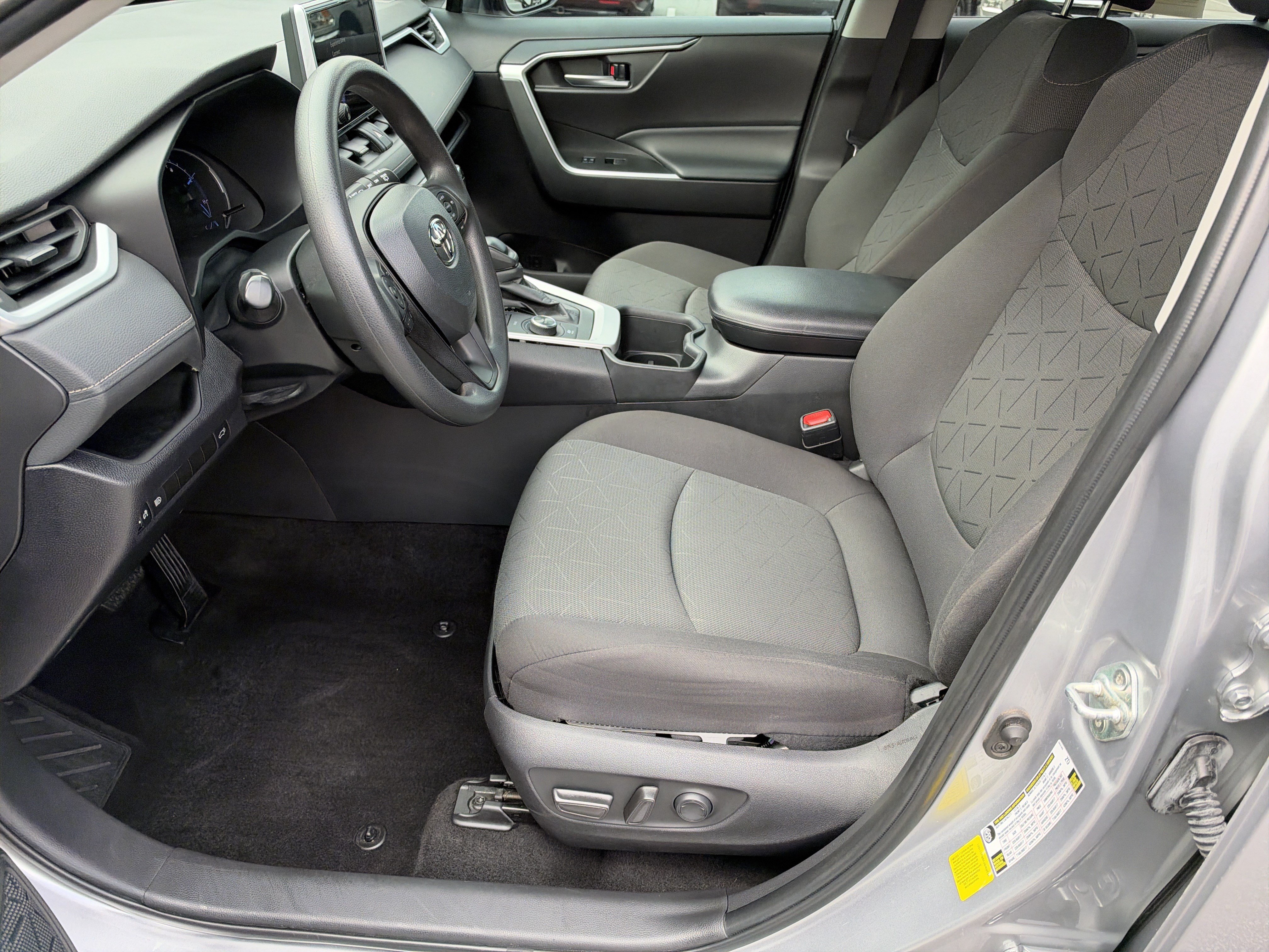 Used 2024 Toyota RAV4 XLE w/ Convenience Package AWD/4WD image 11