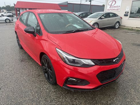 Used 2018 Chevrolet Cruze LT w/ Convenience Package FWD image 1