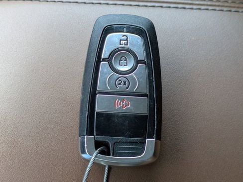 Certified 2025 Ford Bronco Sport Outer Banks w/ Outer Banks Tech Package+ AWD/4WD image 29