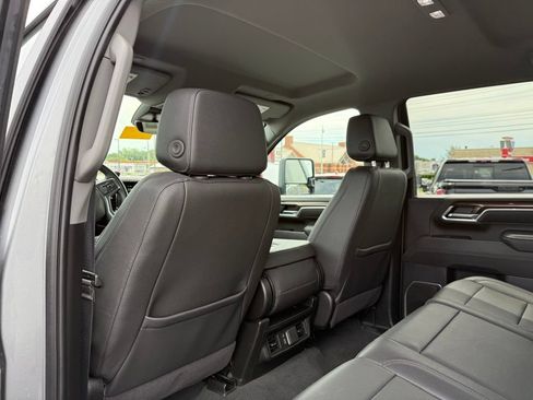 Used 2025 Chevrolet Silverado 2500 LT w/ Trail Boss Package AWD/4WD image 10