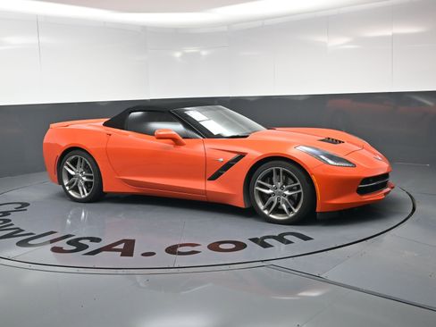 Used 2019 Chevrolet Corvette Stingray Convertible Z51 2LT image 2