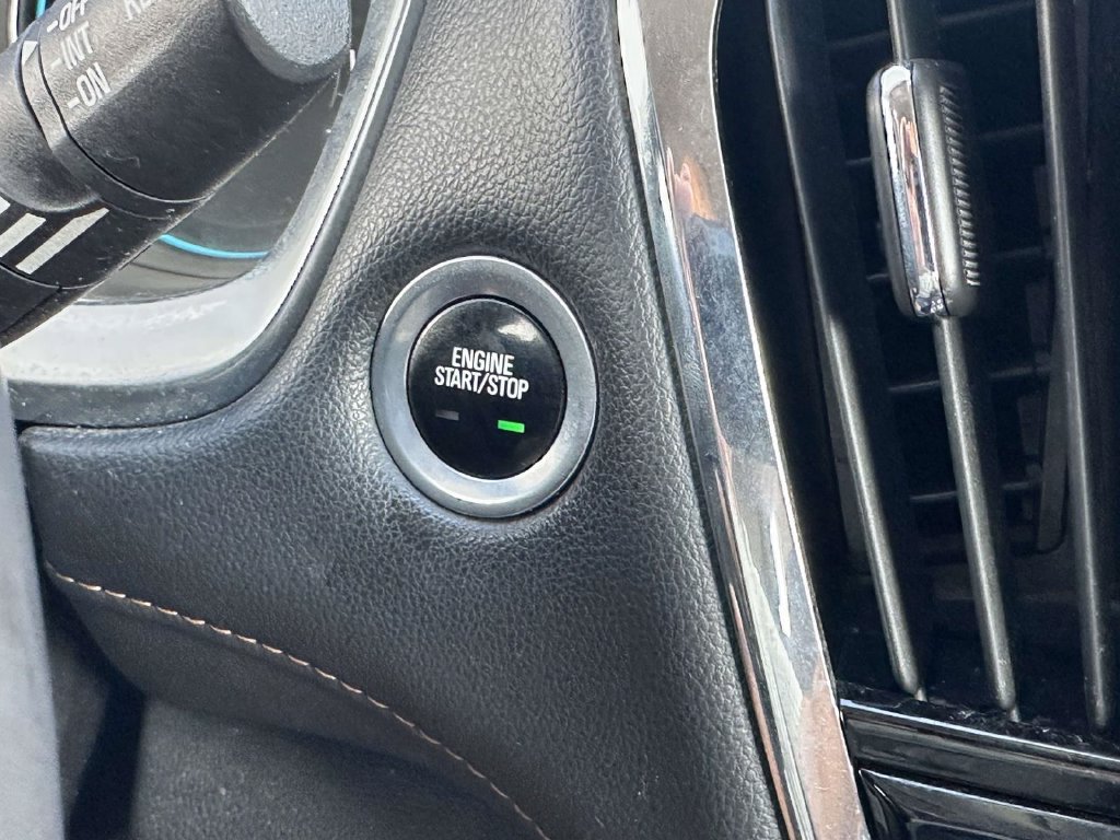 Used 2018 Chevrolet Traverse LT FWD image 31