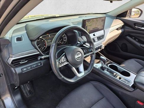 Used 2023 Nissan Altima 2.5 SV w/ SV Premium Package FWD image 15