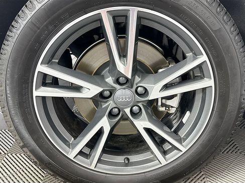 Used 2020 Audi Q5 e Premium w/ Convenience Package image 32