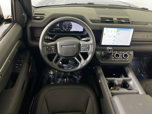 Used 2025 Land Rover Defender 110 X-Dynamic SE image 23