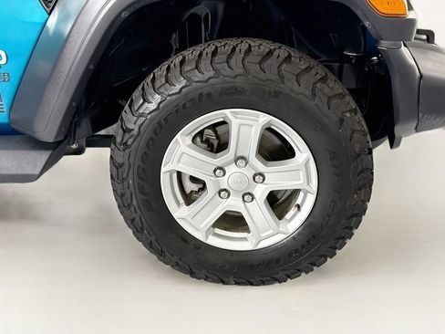 Used 2019 Jeep Wrangler Sport AWD/4WD image 30