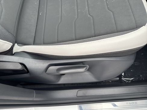 New 2026 Volkswagen Taos SE AWD/4WD image 32