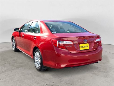 Used 2012 Toyota Camry LE image 4