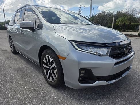 Used 2025 Honda Odyssey EX-L image 3