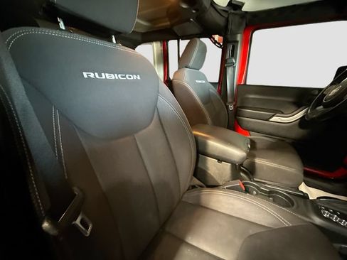 Used 2017 Jeep Wrangler Unlimited Rubicon w/ Connectivity Group AWD/4WD image 26