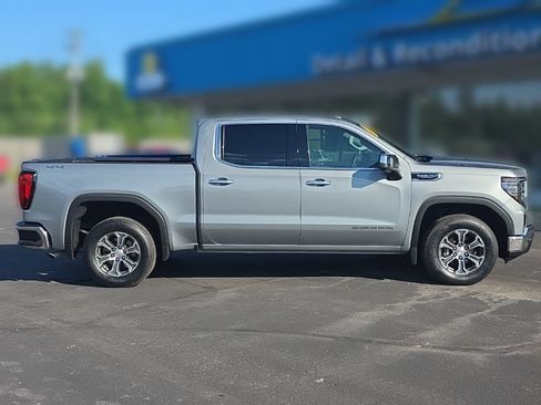Used 2025 GMC Sierra 1500 SLT AWD/4WD image 8