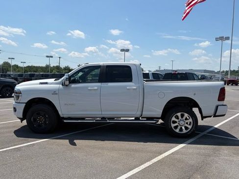 New 2026 RAM 2500 Laramie w/ Towing Technology Group AWD/4WD image 4
