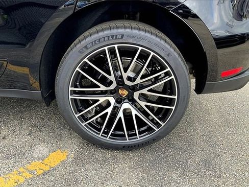 Certified 2026 Porsche Macan image 16