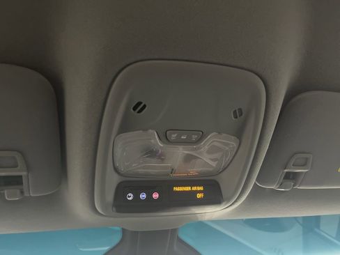 Used 2018 Chevrolet Bolt Premier w/ Driver Confidence II Package image 69