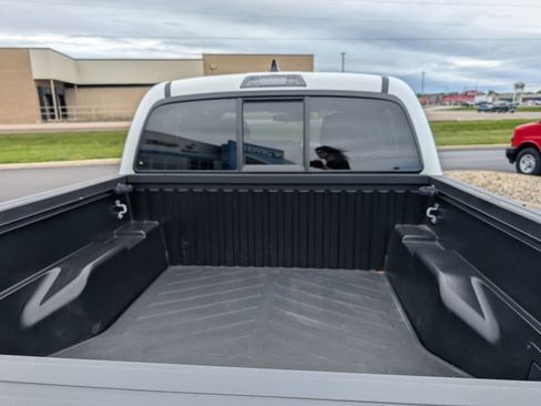 Used 2023 Toyota Tacoma SR AWD/4WD image 9