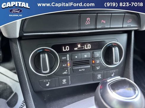 Used 2018 Audi Q3 2.0T Premium FWD image 30