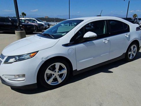 Used 2015 Chevrolet Volt FWD image 4