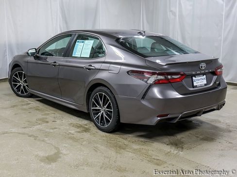 Used 2024 Toyota Camry SE image 8