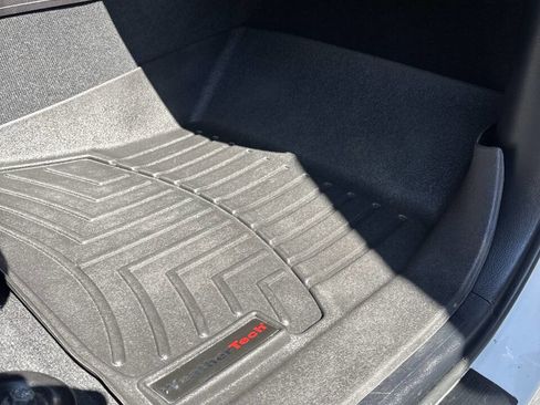 Used 2014 Toyota Tundra SR5 w/ SR5 Upgrade Package image 17