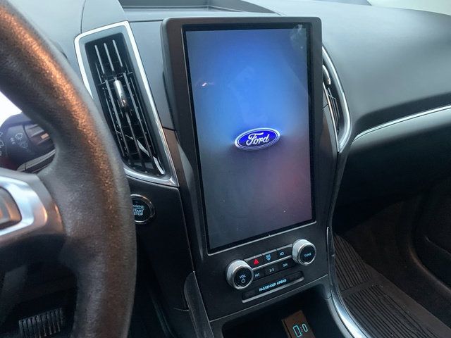 Used 2022 Ford Edge Titanium w/ Equipment Group 301A AWD/4WD image 9