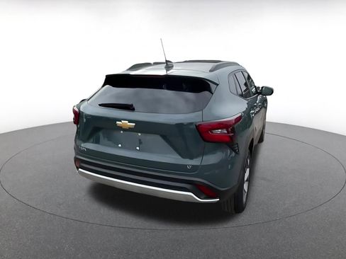 Used 2025 Chevrolet Trax LT w/ LT Convenience Package image 14