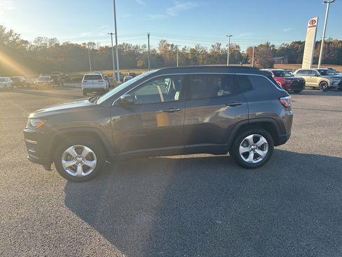 Used 2019 Jeep Compass Latitude image 6