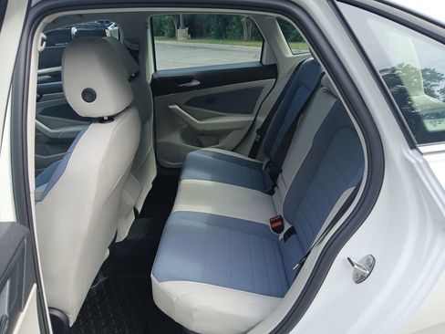 New 2025 Volkswagen Jetta SE image 24