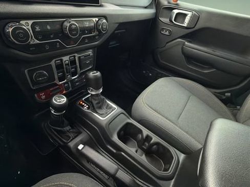 Used 2024 Jeep Wrangler Unlimited Sport AWD/4WD image 14