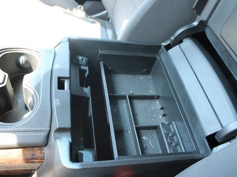 Used 2019 Chevrolet Tahoe LS RWD image 30