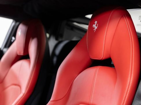 Used 2020 Ferrari F8 Tributo RWD image 40