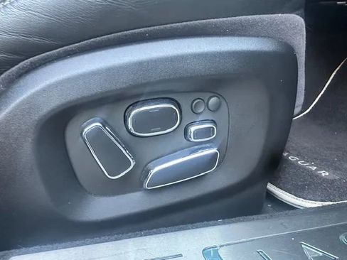 Used 2013 Jaguar XJ AWD image 15