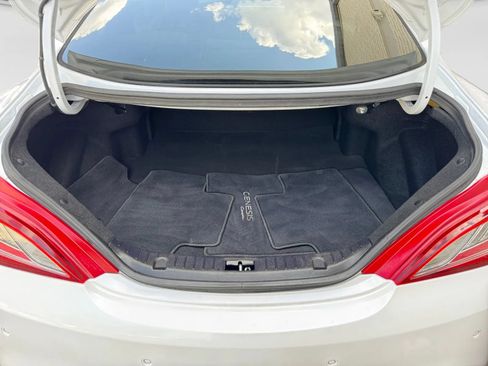Used 2014 Hyundai Genesis 2.0T RWD image 17