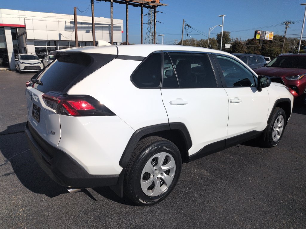 Certified 2024 Toyota RAV4 LE FWD image 5
