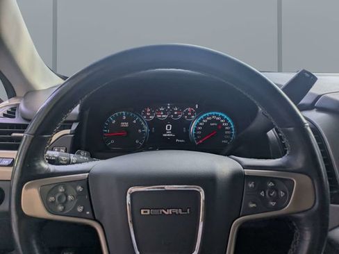 Used 2018 GMC Yukon Denali w/ Denali Ultimate Package AWD/4WD image 31