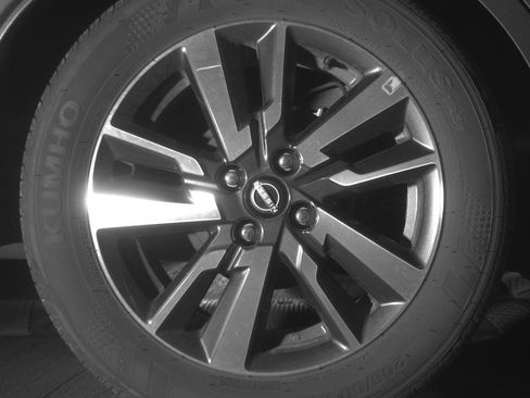 Used 2025 Nissan Versa SV image 15