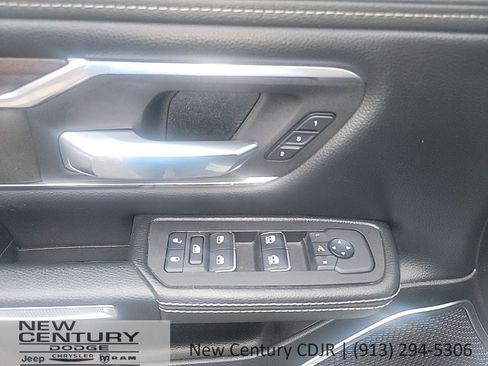 Used 2025 RAM 1500 Laramie image 9
