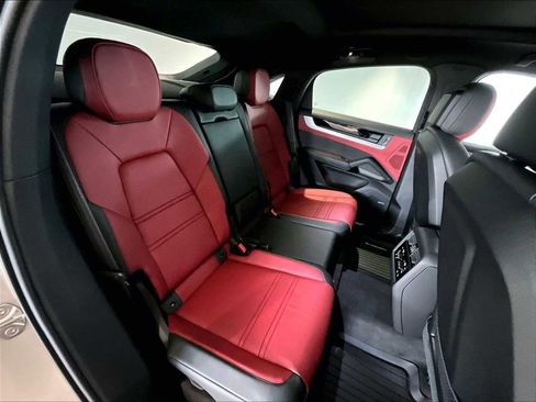 New 2026 Porsche Cayenne Coupe AWD/4WD image 29