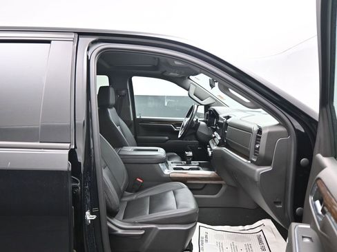 Used 2022 GMC Sierra 1500 Elevation w/ Elevation Premium Package image 10