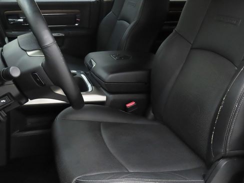 Used 2017 RAM 1500 Laramie w/ Convenience Group AWD/4WD image 11