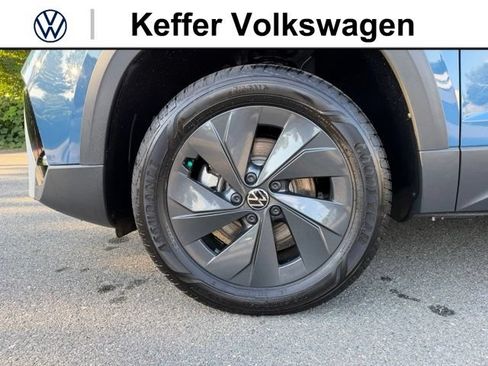 New 2026 Volkswagen Taos S FWD image 10