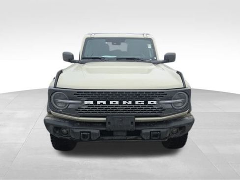 Used 2025 Ford Bronco Badlands image 10
